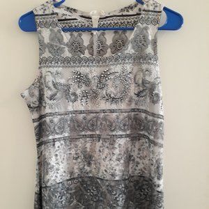 Sleeveless, petite medium